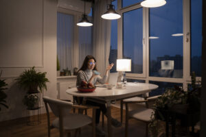 Creating On The Clock: Full-Time Vs Part-Time Content